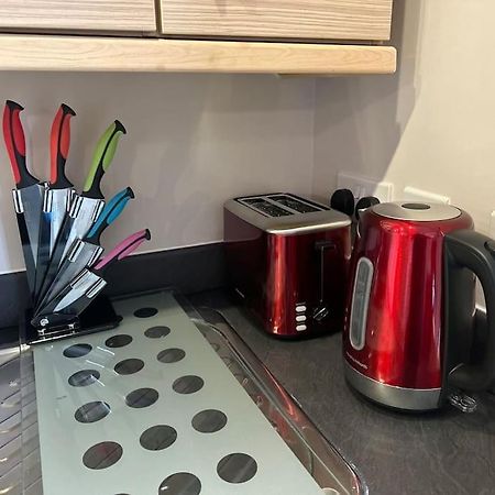 Cute Apartment Next To Colindale Station Edgware Екстер'єр фото