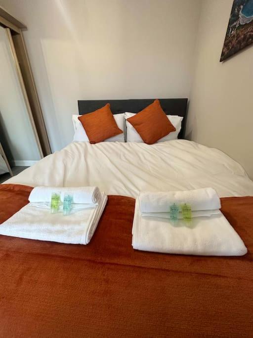Cute Apartment Next To Colindale Station Edgware Екстер'єр фото